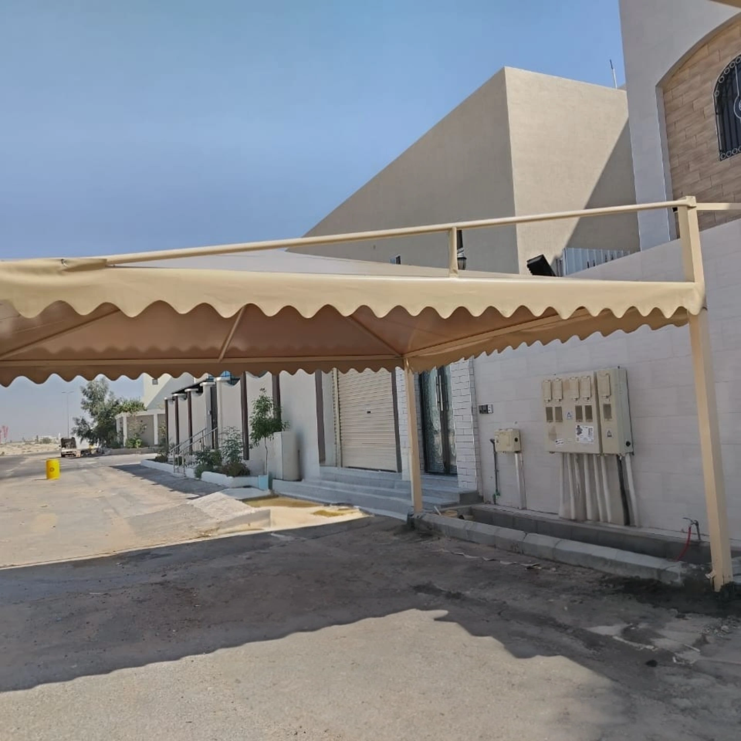 مظلات فاخرة في الأحساء 