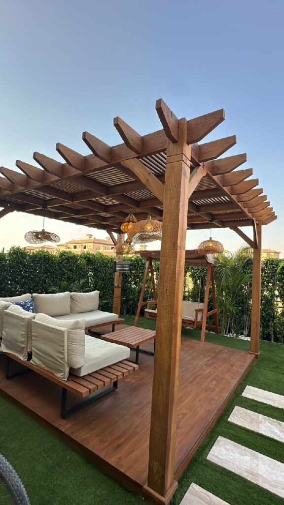 تصميم وتجهيز برجولات خشبية للحدائق في حي الروضة بالأحساء