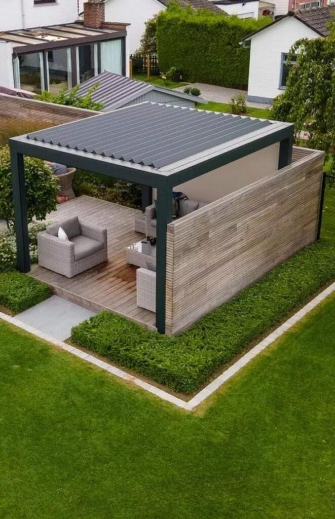 تصميم برجولات حديد شکل خشب وجلسات خارجية مودرن للأسطح في الأحساء