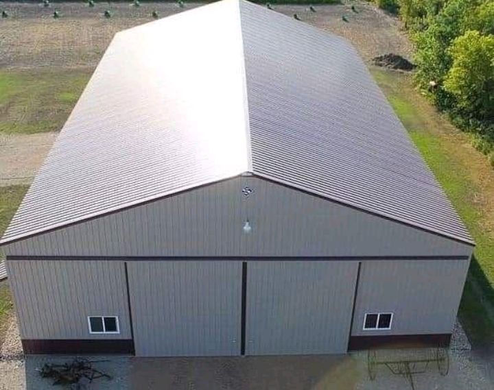 بناء مستودعات وهناجر حديد عملاقة للمصانع والورش في صناعية الأحساء